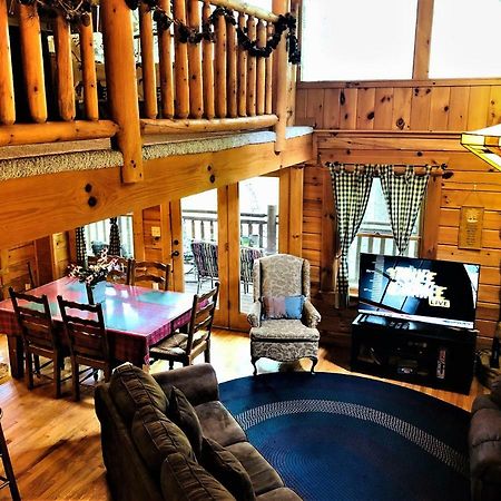 Bear Pleasures Cabin Βίλα Gatlinburg Εξωτερικό φωτογραφία