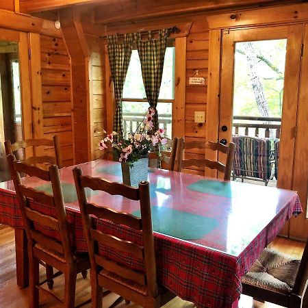 Bear Pleasures Cabin Βίλα Gatlinburg Εξωτερικό φωτογραφία