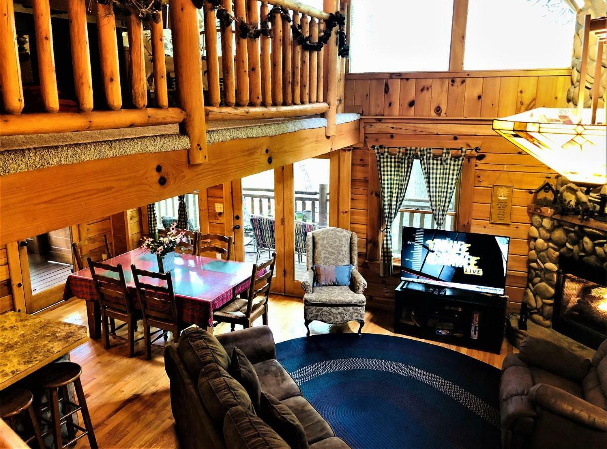 Bear Pleasures Cabin Βίλα Gatlinburg Εξωτερικό φωτογραφία