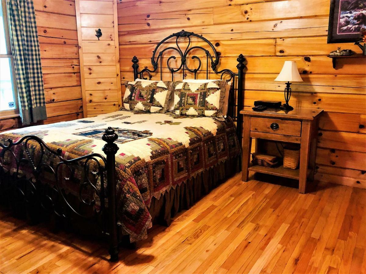 Bear Pleasures Cabin Βίλα Gatlinburg Εξωτερικό φωτογραφία